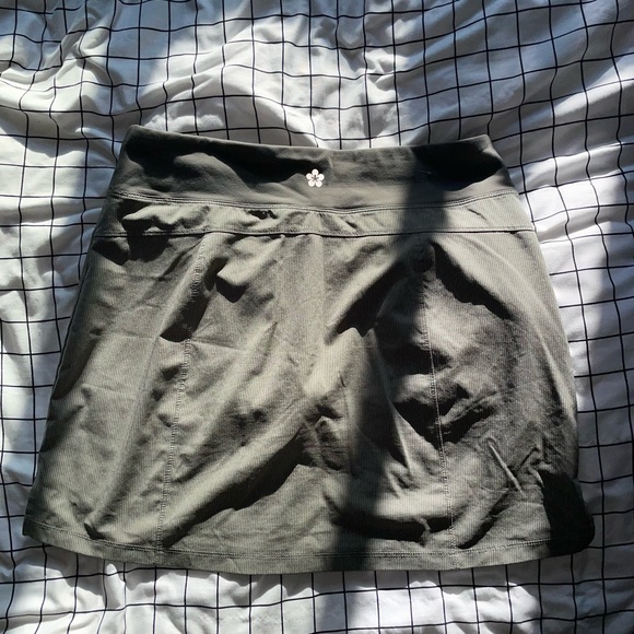 Adorable Summer Skort!! - Picture 6 of 8